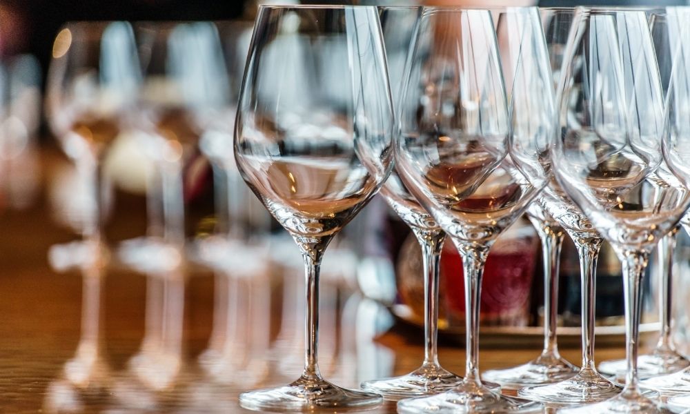 The Benefits of Branded Glassware for Your Restaurant