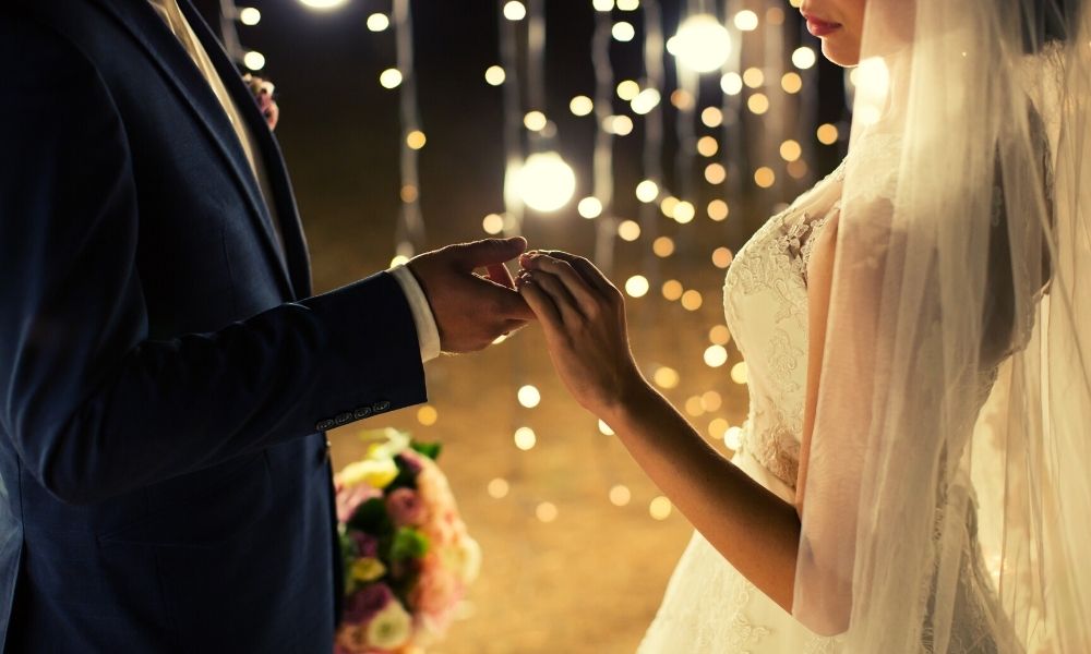 How To Make a Night Wedding More Memorable